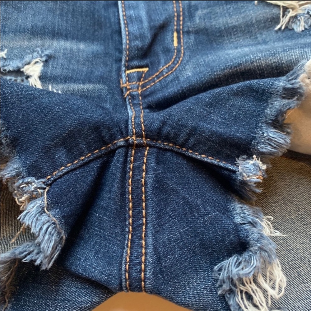 SOLD American Eagle Distressed Denim HiRise Shorts - Picture 3 of 5
